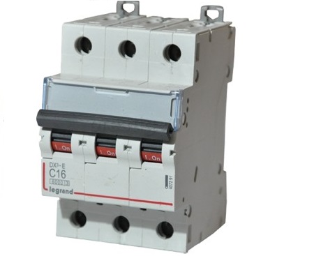 Выключатель автоматический модульный 3п C 16А 6кА DX3-E 6000 3мод. 230/400В Leg 407291