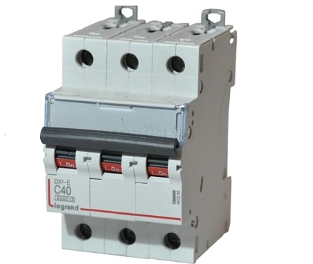 Выключатель автоматический модульный 3п C 40А 6кА DX3-E 6000 3мод. 230/400В Leg 407295