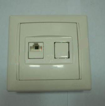 Розетка комп. RG-45 Camilya белая