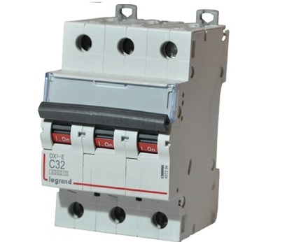 Выключатель автоматический модульный 3п C 32А 6кА DX3-E 6000 3мод. 230/400В Leg 407294