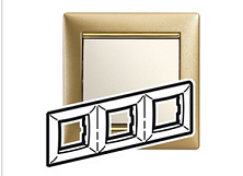 Рамка 3-м Valena горизонт. матов. зол. Leg 770303